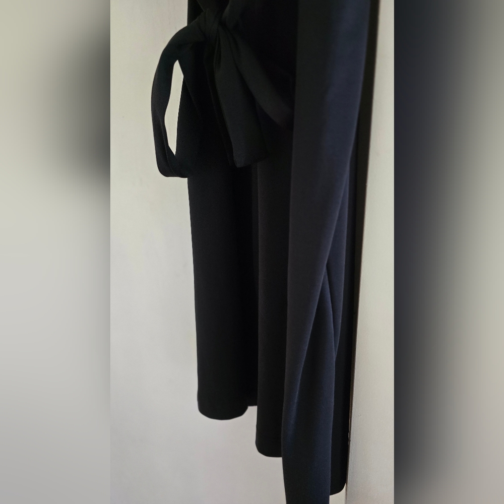 Eve Gravel 🇨🇦 | Mae Dress - Picture 5 of 7